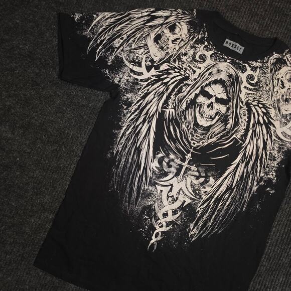 Black & white skull and wings graphic tee. Mens M - Picture 2 of 5